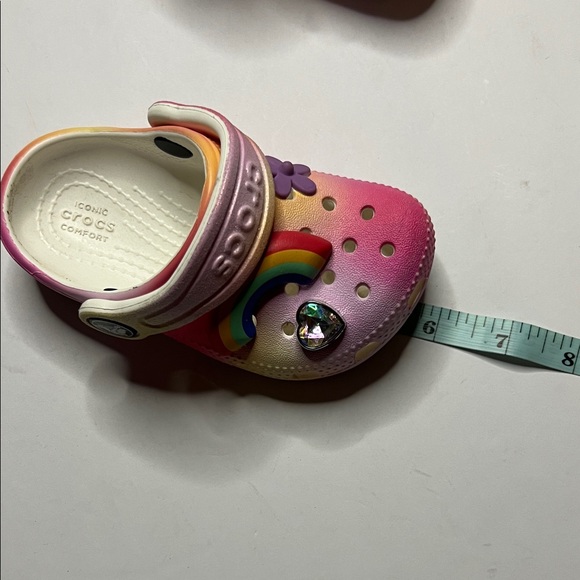 CROCS Kids Multicolor Sandals with Fun Charms - Picture 9 of 9